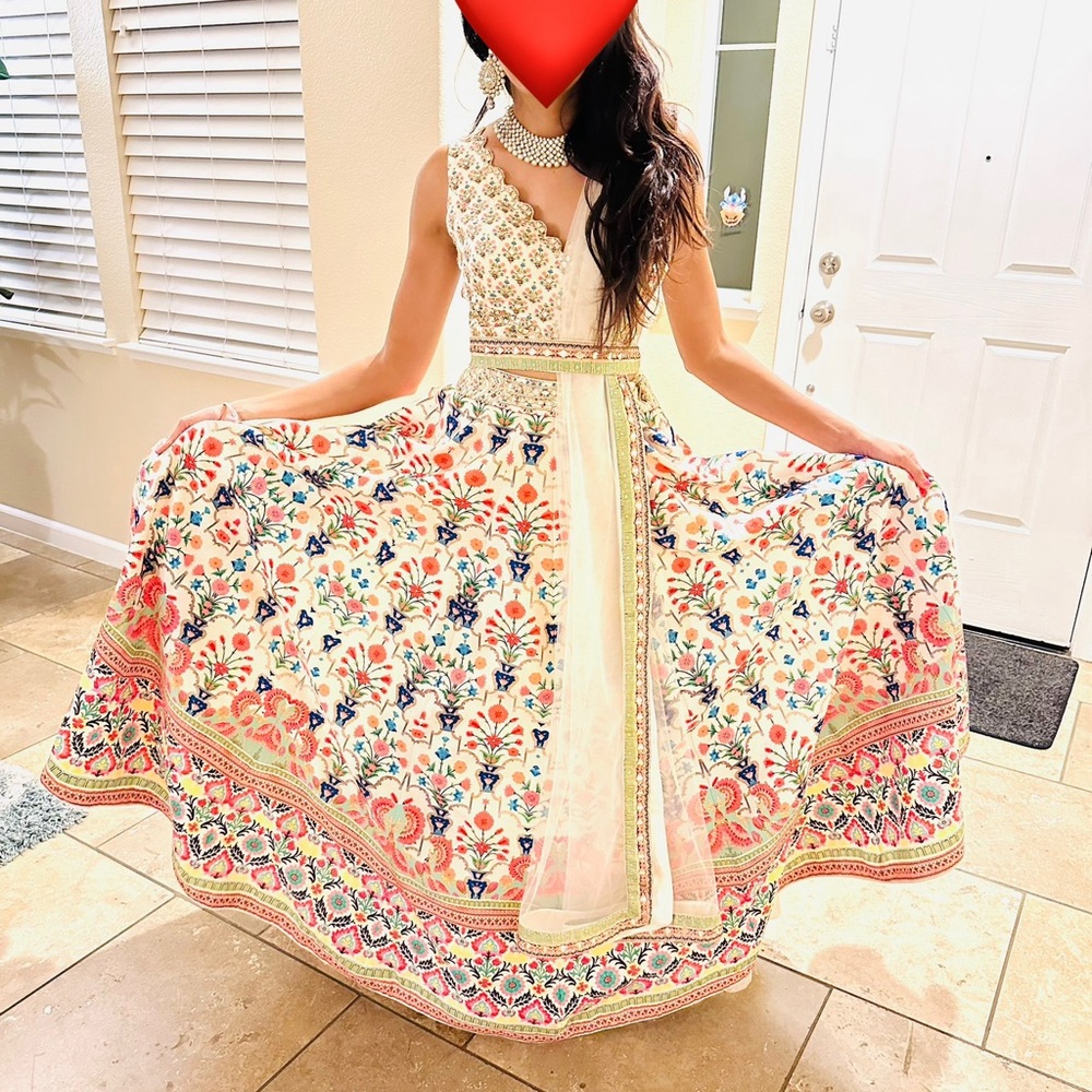 Stunning 4 Piece Archana Kochhar XS Lengha - Picture 2 of 13
